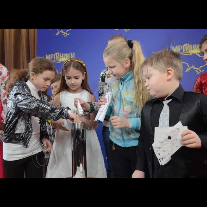 У Національному музеї історії України відбулася презентація ініціативи «Мрійники України». В рамках  презентації відбулася передача капсули часу із мріями талановитих молодих українців.