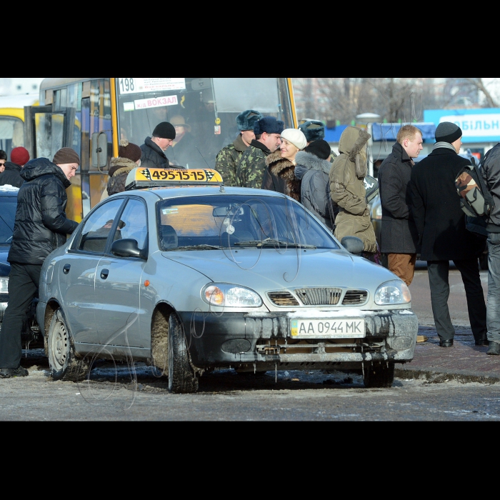 Київ. Таксі.