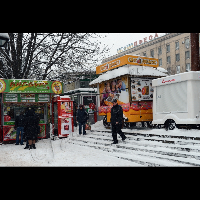 Кіоски біля метро «Шулявська».