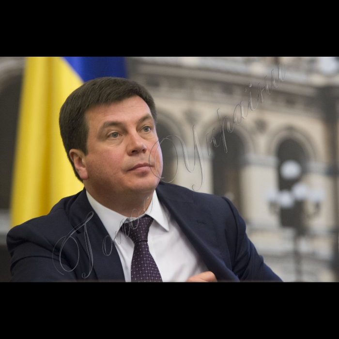 Голова ВР України Володимир Гройсман, Президент України Петро Порошенко, віце-прем’єр-міністр – міністр регіонального розвитку і ЖКГ Геннадій Зубко, Надзвичайний і Повноважний Посол США Джеффрі Пайєтт взяли участь у загальних зборах (конференції) уповноважених представників органів місцевого самоврядування – членів асоціації міст України.
Головою Асоціації міст України обрано київського міського голову Віталія Кличко