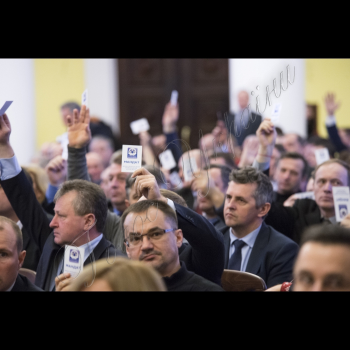 Голова ВР України Володимир Гройсман, Президент України Петро Порошенко, віце-прем’єр-міністр – міністр регіонального розвитку і ЖКГ Геннадій Зубко, Надзвичайний і Повноважний Посол США Джеффрі Пайєтт взяли участь у загальних зборах (конференції) уповноважених представників органів місцевого самоврядування – членів асоціації міст України.
Головою Асоціації міст України обрано київського міського голову Віталія Кличко