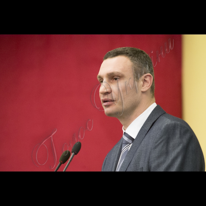 Голова ВР України Володимир Гройсман, Президент України Петро Порошенко, віце-прем’єр-міністр – міністр регіонального розвитку і ЖКГ Геннадій Зубко, Надзвичайний і Повноважний Посол США Джеффрі Пайєтт взяли участь у загальних зборах (конференції) уповноважених представників органів місцевого самоврядування – членів асоціації міст України.
Головою Асоціації міст України обрано київського міського голову Віталія Кличко