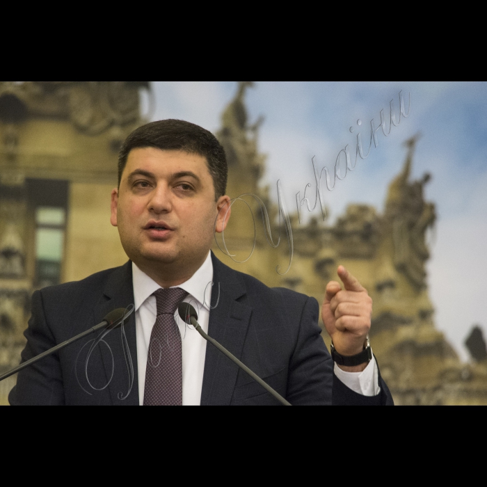 Голова ВР України Володимир Гройсман, Президент України Петро Порошенко, віце-прем’єр-міністр – міністр регіонального розвитку і ЖКГ Геннадій Зубко, Надзвичайний і Повноважний Посол США Джеффрі Пайєтт взяли участь у загальних зборах (конференції) уповноважених представників органів місцевого самоврядування – членів асоціації міст України.
Головою Асоціації міст України обрано київського міського голову Віталія Кличко