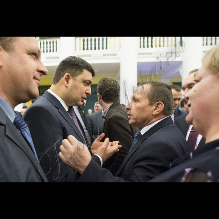 Голова ВР України Володимир Гройсман, Президент України Петро Порошенко, віце-прем’єр-міністр – міністр регіонального розвитку і ЖКГ Геннадій Зубко, Надзвичайний і Повноважний Посол США Джеффрі Пайєтт взяли участь у загальних зборах (конференції) уповноважених представників органів місцевого самоврядування – членів асоціації міст України.
Головою Асоціації міст України обрано київського міського голову Віталія Кличко