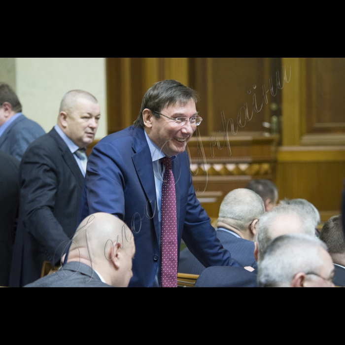 Пленарне засідання ВР України.
Юрій Луценко