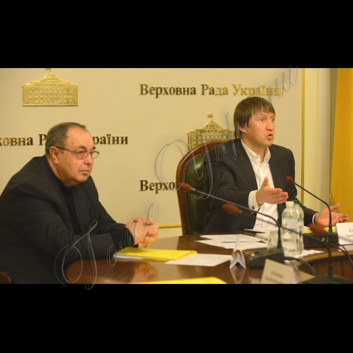 Засідання комітету з питань аграрної політики та земельних відносин, на якому, зокрема,
розглядався проект закону “Про захист прав власників паїв”
