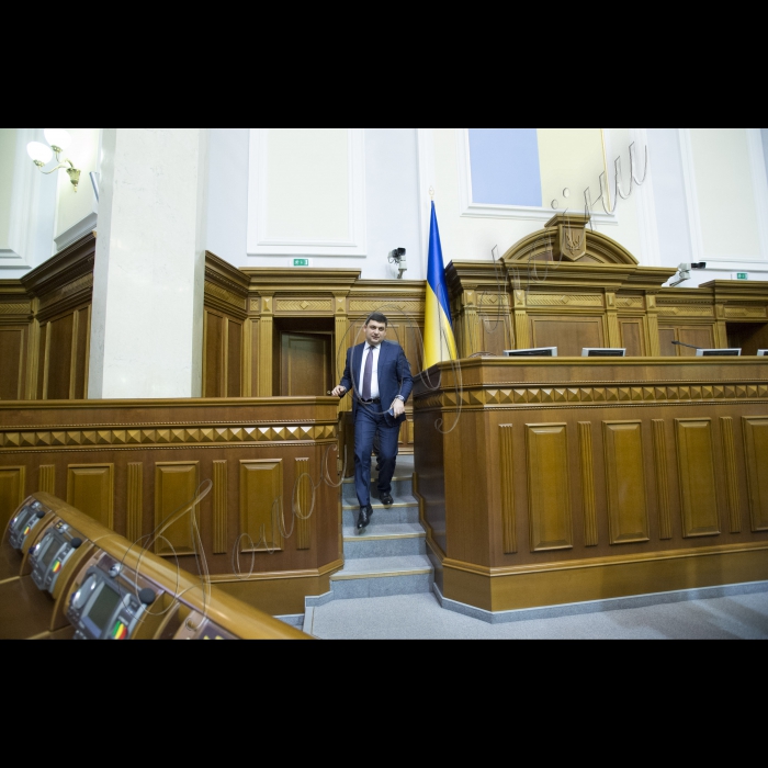 Голова Верховної Ради України Володимир Гройсман презентував програму модернізації парламенту (результати та плани на 2016 рік)
У заході брали участь: лідери фракцій, керівники комітетів, представники громадських організацій моніторингу парламентської діяльності, народні депутати України.
Голова Верховної Ради України Володимир Гройсман 
