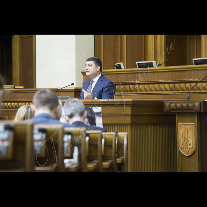 Голова Верховної Ради України Володимир Гройсман презентував програму модернізації парламенту (результати та плани на 2016 рік)
У заході брали участь: лідери фракцій, керівники комітетів, представники громадських організацій моніторингу парламентської діяльності, народні депутати України.
Голова Верховної Ради України Володимир Гройсман 
