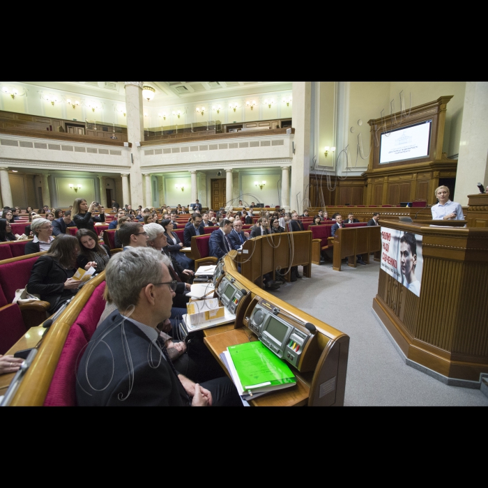Голова Верховної Ради України Володимир Гройсман презентував програму модернізації парламенту (результати та плани на 2016 рік)
У заході брали участь: лідери фракцій, керівники комітетів, представники громадських організацій моніторингу парламентської діяльності, народні депутати України.
