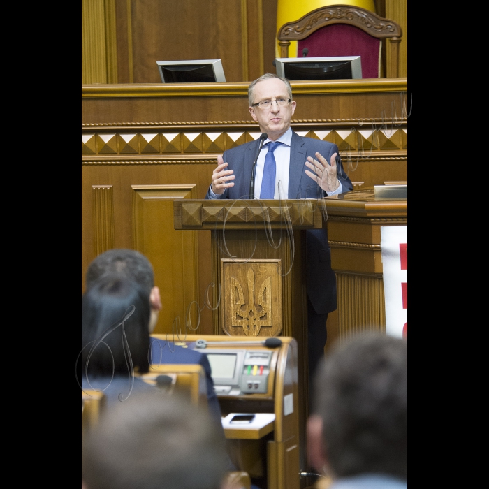 Голова Верховної Ради України Володимир Гройсман презентував програму модернізації парламенту (результати та плани на 2016 рік)
У заході брали участь: лідери фракцій, керівники комітетів, представники громадських організацій моніторингу парламентської діяльності, народні депутати України.
Ян Томбінськи
