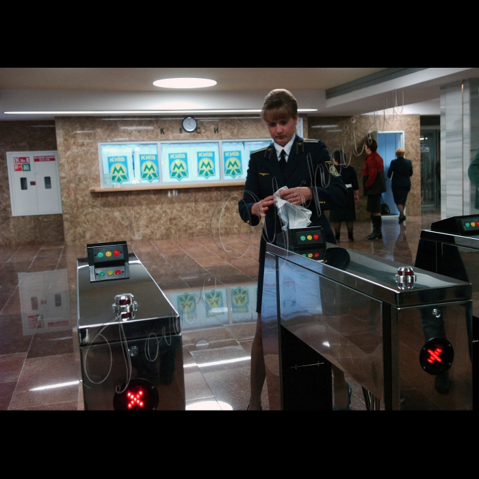 У Києві відкрито станцію метро «Іподром».