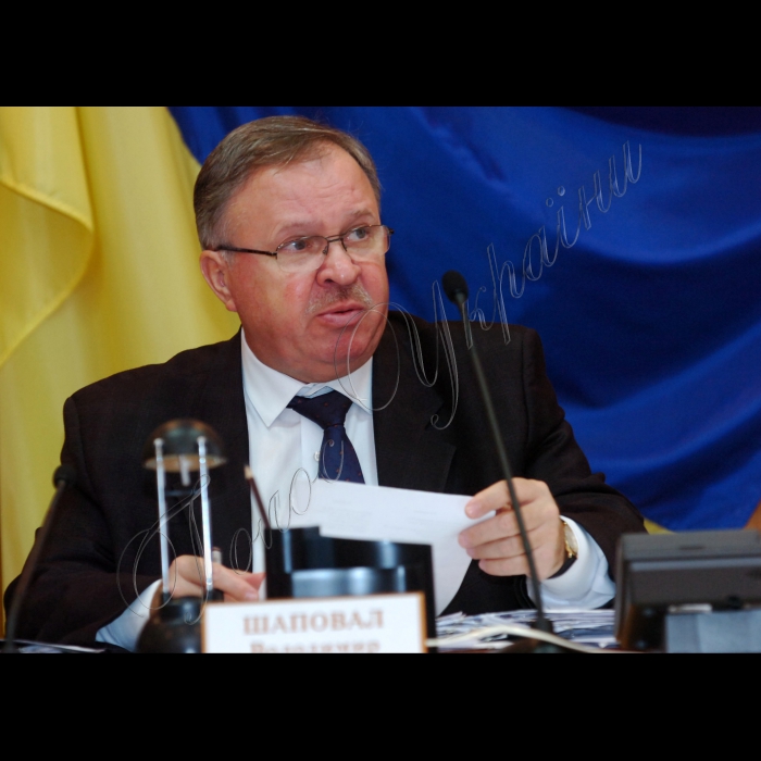 Постійне засідання ЦВК з прийому протоколів окружних виборчих комісій з мокрими печатками з виборів народних депутатів України. Перші протоколи надійшли з ОВК 45 і 146.