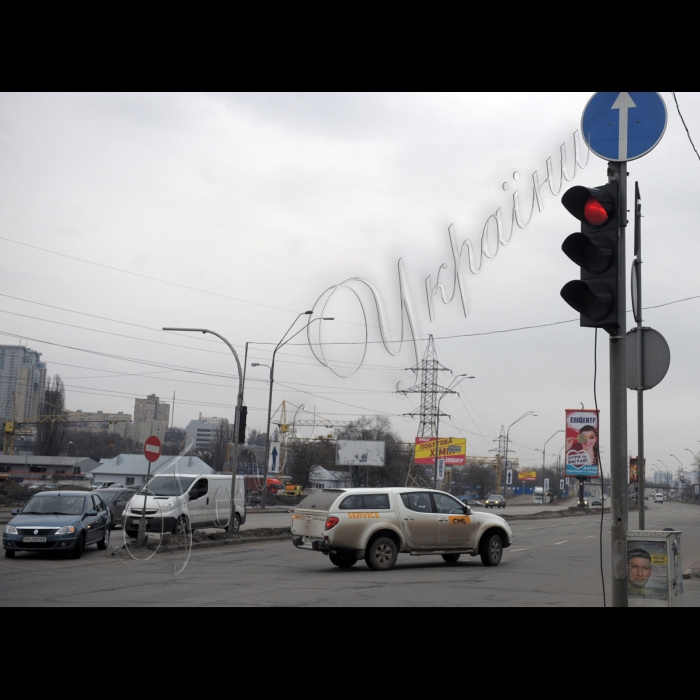 Перший заступник голови КМДА Геннадій Пліс разом із генеральним директором КК «Київавтодор» Олександром Густєлєвим проінспектували столичні дороги на наявність світлофорів та «лежачих поліцейських» у рамках програми «Безпека киян».