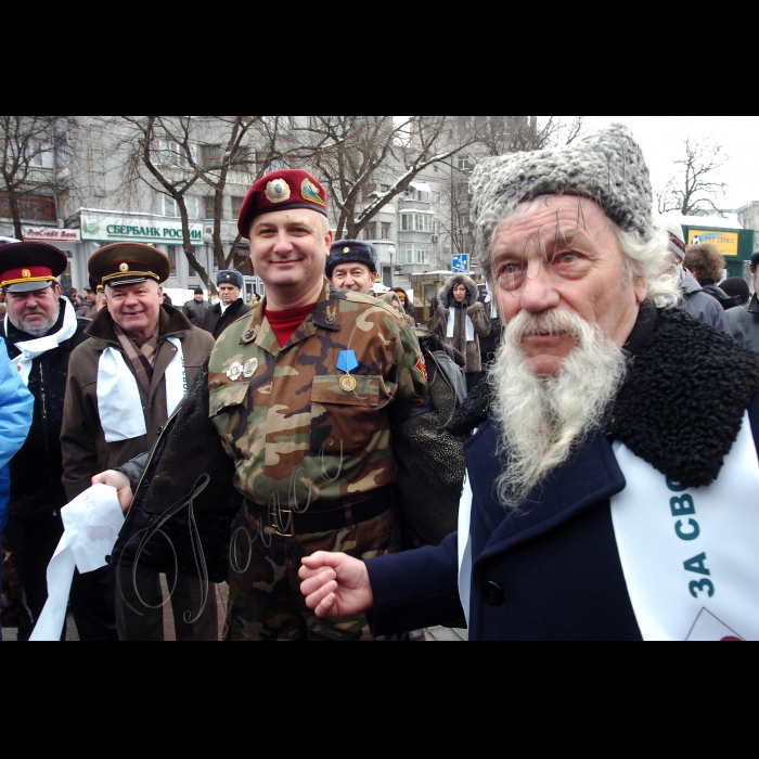 Відбувся Марш захисників Вітчизни від метро «Арсенальна», під час якого резолюцію спільного всеукраїнського офіцерського зібрання про висловлювання невдоволення Президенту України, Верховній Раді та Кабінету Міністрів України буде передано до відповідних органів влади України.