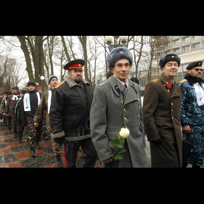 Відбувся Марш захисників Вітчизни від метро «Арсенальна», під час якого резолюцію спільного всеукраїнського офіцерського зібрання про висловлювання невдоволення Президенту України, Верховній Раді та Кабінету Міністрів України буде передано до відповідних органів влади України.