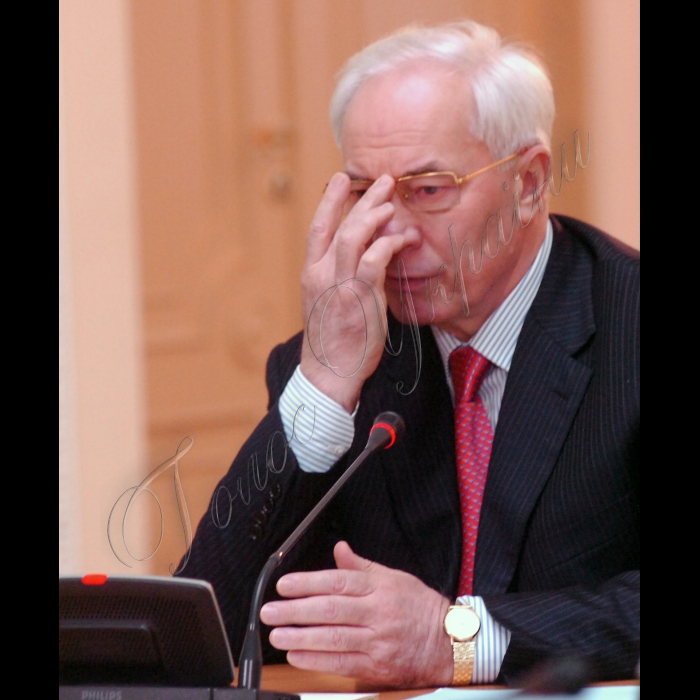 Прем‘єр-міністр України Микола Азаров провів консультації з громадськими організаціями щодо питань соціального захисту населення (Клуб КМУ).
