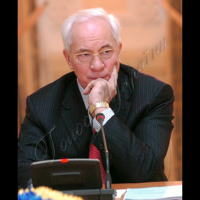 Прем‘єр-міністр України Микола Азаров провів консультації з громадськими організаціями щодо питань соціального захисту населення (Клуб КМУ).