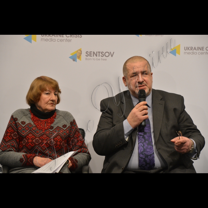 В Українському домі відбувся Міжнародний форум «Крим – це Україна. 2 роки окупації». 
Наталя Беліцер,  експерт,  інститут ім. Пилипа Орлика; Рефат Чубаров, народний депутат України, голова Меджлісу кримськотатарського народу;