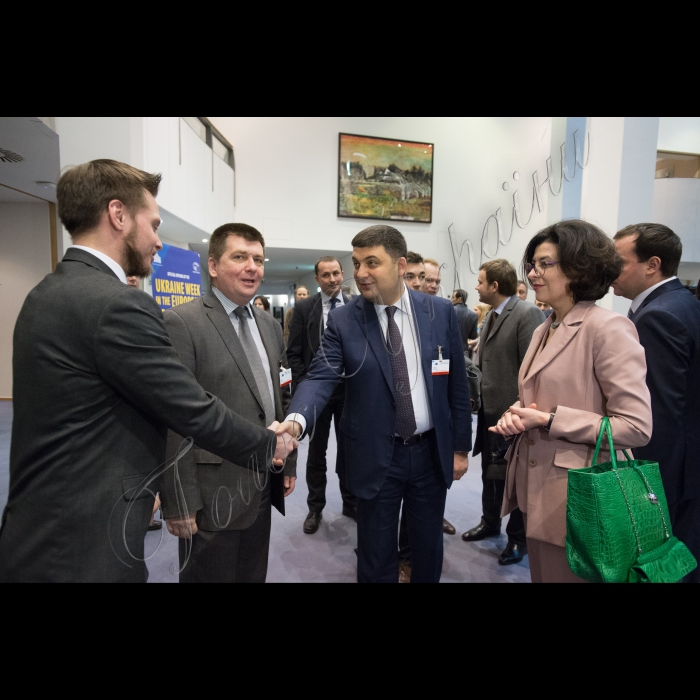 Розпочався візит Голови ВР України Володимира Гройсмана у Королівство Бельгія з метою участі у Конференції високого рівня Європейського Парламенту та Верховної Ради України щодо розвитку спроможностей заради реформ та засіданні Бюро.
Участь у розширеній дискусії щодо висновків та рекомендацій Звіту Місії з оцінки потреб Верховної Ради, головує керівник Місії Пет Кокс
