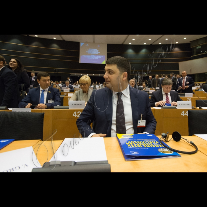 Розпочався візит Голови ВР України Володимира Гройсмана у Королівство Бельгія з метою участі у Конференції високого рівня Європейського Парламенту та Верховної Ради України щодо розвитку спроможностей заради реформ та засіданні Бюро.
Участь у розширеній дискусії щодо висновків та рекомендацій Звіту Місії з оцінки потреб Верховної Ради, головує керівник Місії Пет Кокс
