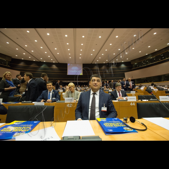 Розпочався візит Голови ВР України Володимира Гройсмана у Королівство Бельгія з метою участі у Конференції високого рівня Європейського Парламенту та Верховної Ради України щодо розвитку спроможностей заради реформ та засіданні Бюро.
Участь у розширеній дискусії щодо висновків та рекомендацій Звіту Місії з оцінки потреб Верховної Ради, головує керівник Місії Пет Кокс
