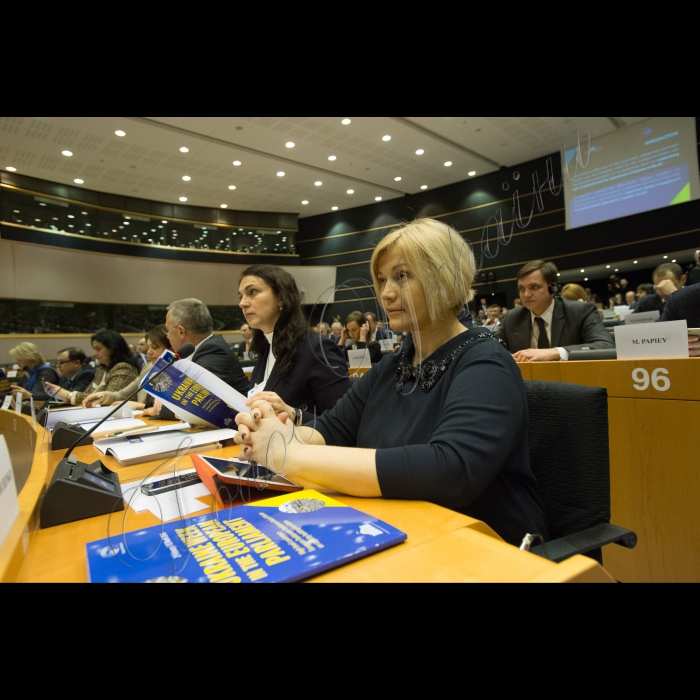 Розпочався візит Голови ВР України Володимира Гройсмана у Королівство Бельгія з метою участі у Конференції високого рівня Європейського Парламенту та Верховної Ради України щодо розвитку спроможностей заради реформ та засіданні Бюро.
Участь у розширеній дискусії щодо висновків та рекомендацій Звіту Місії з оцінки потреб Верховної Ради, головує керівник Місії Пет Кокс
