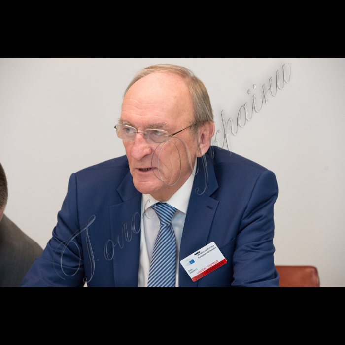 Візит Голови ВР України Володимира Гройсмана у Королівство Бельгія з метою участі у Конференції високого рівня Європейського Парламенту та Верховної Ради України щодо розвитку спроможностей заради реформ та засіданні Бюро.
Зустріч з Головою Палати представників Парламенту Ірландії Ш.Барретом.
