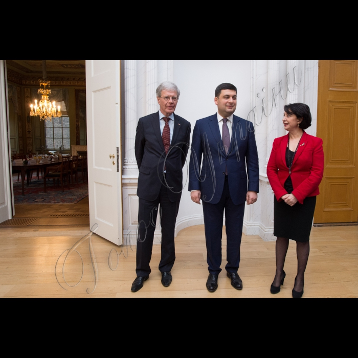 Візит Голови ВР України Володимира Гройсмана до Королівства Нідерланди.
Зустріч з Головою Нижньої палати Парламенту Королівства Нідерланди К.Аріб та Першим Віце-президентом Верхньої палати (Сенату) Парламенту Королівства Нідерланди Ф.Х.Фліерманом.
Зустріч з членами комітетів у закордонних справах Нижньої Палати та Верхньої палати (Сенату) Парламенту Королівства Нідерланди
