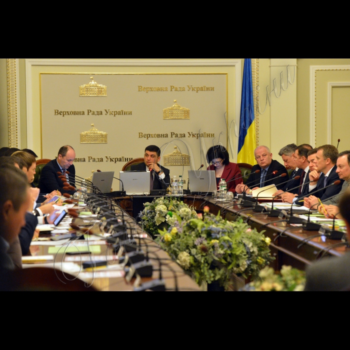Погоджувальна рада Верховної Ради України.
Андрій Парубій - перший заст Голови ВР,Володимир Гройсман-Голова ВР, Оксана Сироїд – заст. Голови ВР, 