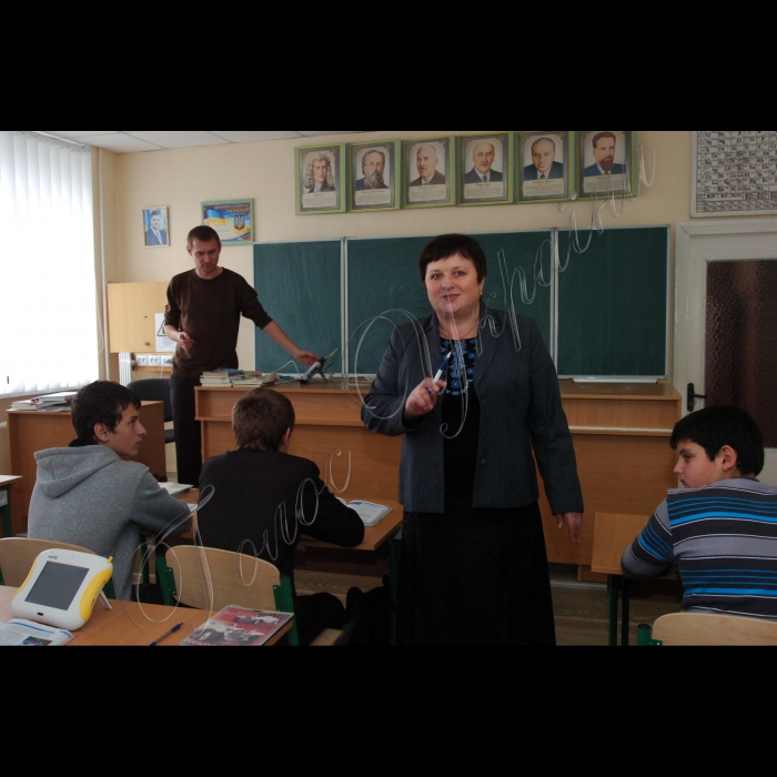 Тернопільська область, Підволочиськ
Елеватор агрофірми «Україна».
Клас майбутнього – сучасна універсальна комп’ютеризована лабораторія «NOVA 5000».
