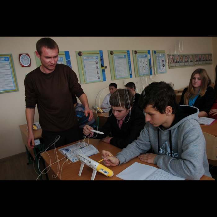 Тернопільська область, Підволочиськ
Елеватор агрофірми «Україна».
Клас майбутнього – сучасна універсальна комп’ютеризована лабораторія «NOVA 5000».
