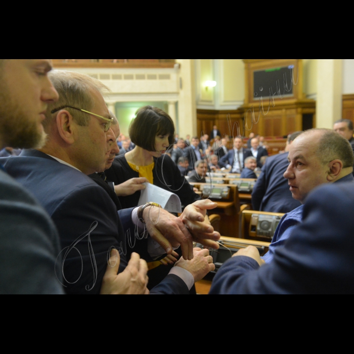 Пленарне засідання Верховної Ради України.
Сергій Пашинський, Тетяна Чорновіл, Яків Безбах
