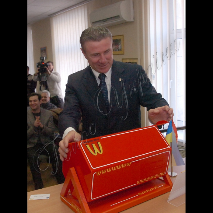 Відбулася урочиста церемонія нагородження переможців ХІ Всеукраїнського конкурсу серед спортивних журналістів «Україна олімпійська» та IV Всеукраїнського конкурсу на кращу спортивну фотографію (за підсумками 2011 року).