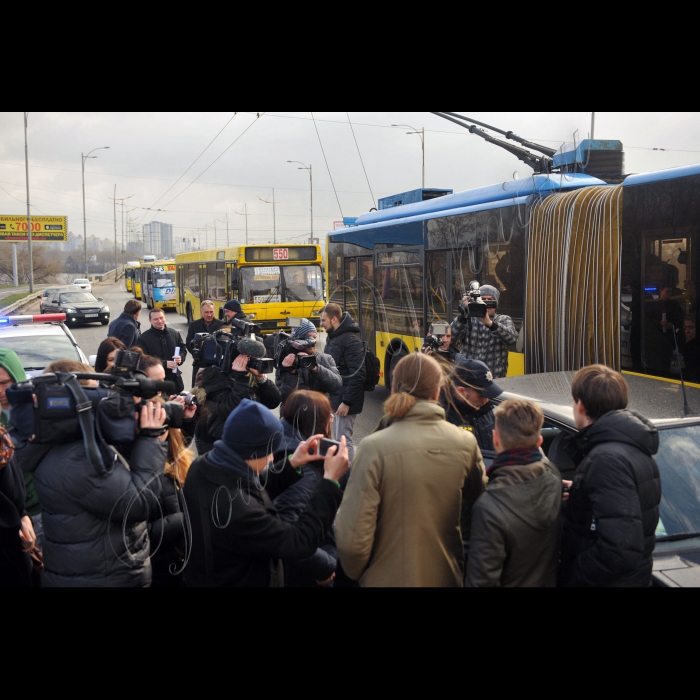 У Києві  відбувся захід «Столичне інспектування», під час якого представники міської влади на громадському транспорті проїхали вулицями міста. Депутати Київради разом з представниками КМДА та патрульною поліцією Києва  проінспектували дорожній рух у столиці. 