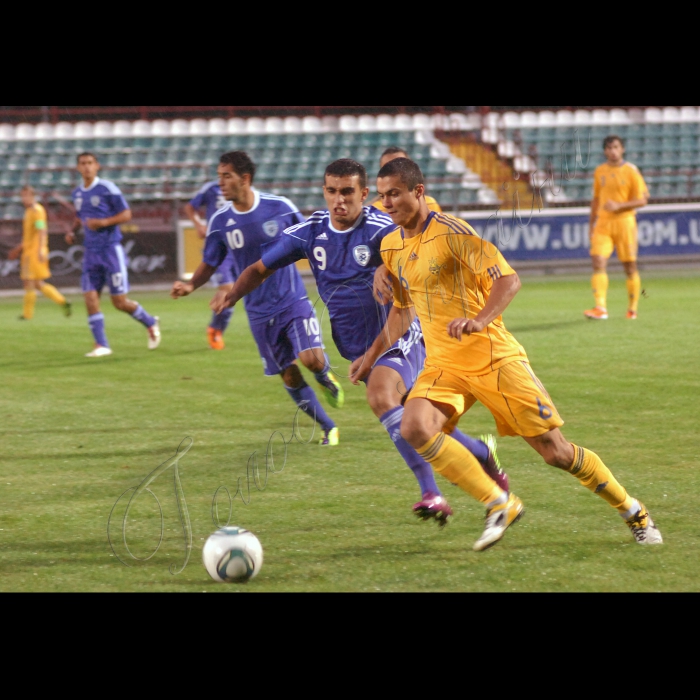 Україна – Ізраїль 2-0
У Києві відбулися півфінальні матчі ІХ Кубка Валерія Лобановського. За традицією минулих років у турнірі візьмуть участь молодіжні футбольні збірні.
Учасниками ІХ Кубка Лобановського є молодіжні збірні України, Ізраїлю, Узбекистану й Сербії.
