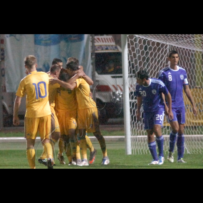 Україна – Ізраїль 2-0
У Києві відбулися півфінальні матчі ІХ Кубка Валерія Лобановського. За традицією минулих років у турнірі візьмуть участь молодіжні футбольні збірні.
Учасниками ІХ Кубка Лобановського є молодіжні збірні України, Ізраїлю, Узбекистану й Сербії.
