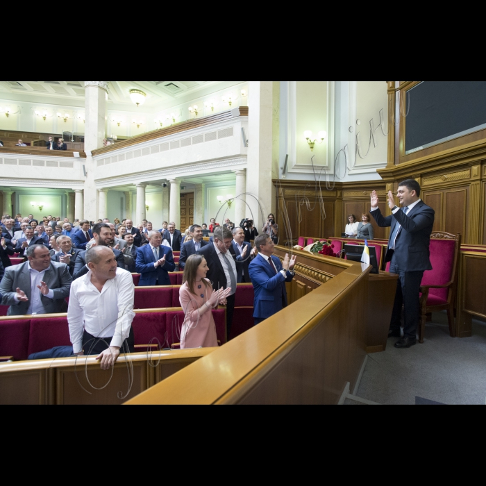 Пленарне засідання Верховної Ради України. 
Верховна Рада України ухвалила постанову, якою задовольнила заяву Арсенія Яценюка про звільнення з посади Прем'єр-міністра України, а також призначила новим Главою уряду Володимира Гройсмана. Відповідне рішення підтримали 257 народних депутатів.

