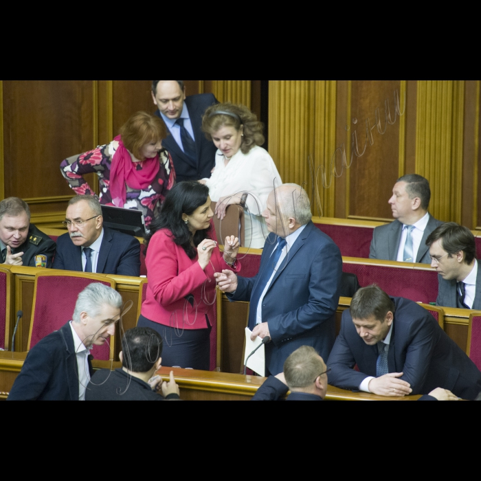 Пленарне засідання Верховної Ради України. У годині запитань до Уряду у Верховній Раді України взяли участь: Прем’єр-міністр України Володимир Гройсман і члени Уряду