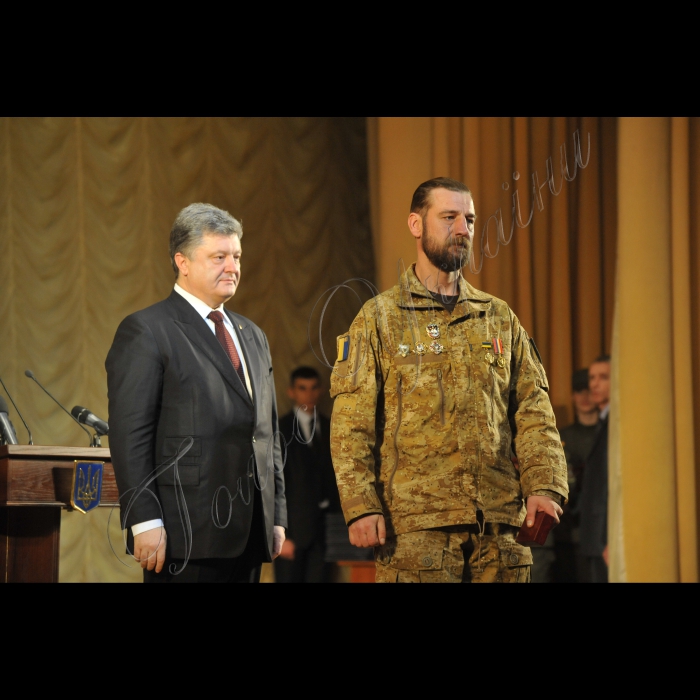 Голова Верховної Ради України Андрій Парубій, президент України Петро Порошенко взяли участь в урочистостях з нагоди 2-ї річниці з дня створення батальйонів патрульної служби МВС особливого призначення.