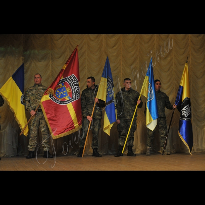 Голова Верховної Ради України Андрій Парубій, президент України Петро Порошенко взяли участь в урочистостях з нагоди 2-ї річниці з дня створення батальйонів патрульної служби МВС особливого призначення.