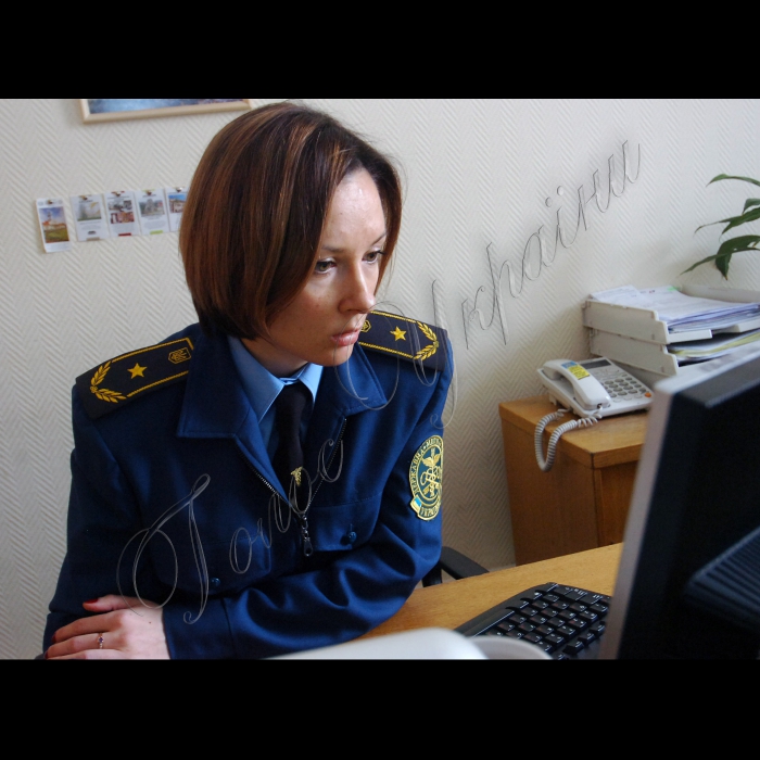 У Державній митній службі України відбулося внутрішнє комп’ютерне тестування всіх без виключення 18 тисяч посадових осіб, мета якого – перевірити рівень знань за всіма напрямами митної справи.