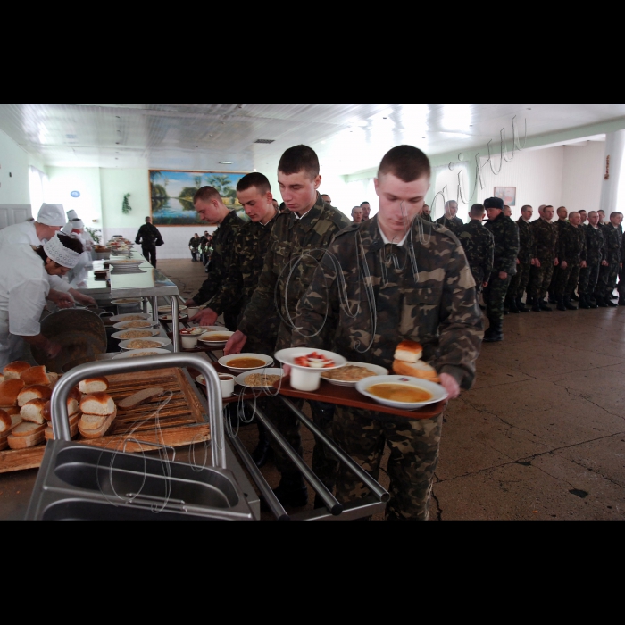 Біла Церква.
Голова Комітету Верховної Ради України з питань промислової і регуляторної політики та підприємництва Наталія Королевська відвідала 72-у окрему гвардійську Красноградсько-Київську ордена Червоного Прапора механізовану бригаду з нагоди Дня захисника Вітчизни.
