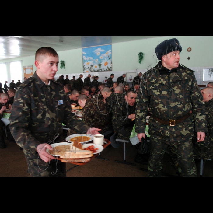 Біла Церква.
Голова Комітету Верховної Ради України з питань промислової і регуляторної політики та підприємництва Наталія Королевська відвідала 72-у окрему гвардійську Красноградсько-Київську ордена Червоного Прапора механізовану бригаду з нагоди Дня захисника Вітчизни.