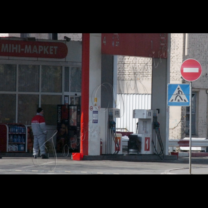 Київ.
Дорожчає бензин.