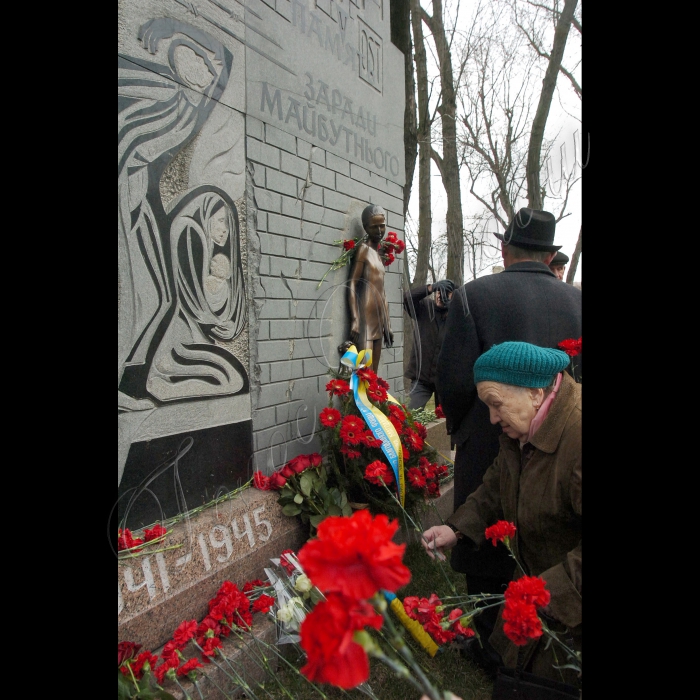 Ритуал пам’яті з нагоди відзначення Міжнародного дня визволення в’язнів фашистських концтаборів. (Меморіальний комплекс «Бабин Яр», біля пам’ятного знака на території колишнього концтабору «Сирецький»).