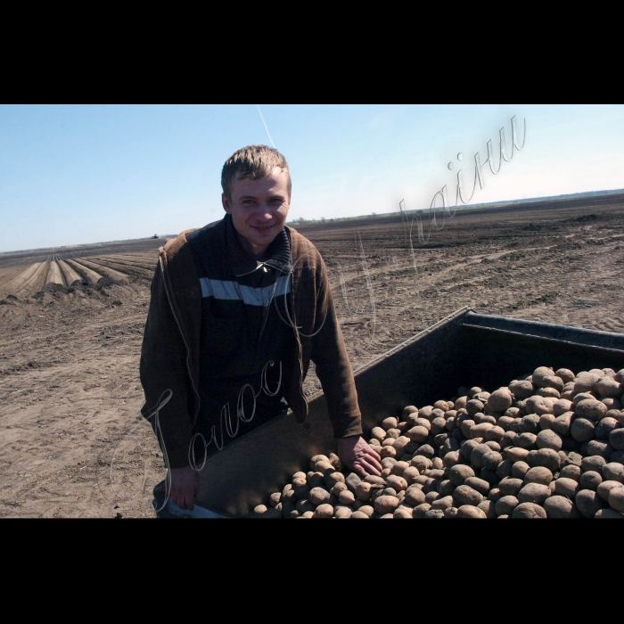 Львівська область.
Кам’янсько-Бузький район. Посівна цукрового буряка і картоплі.
ТЗОВ «АгроЛВ лімітед».
Кам’янсько-Бузький район.
ТЗОВ «Трембіта інцест» цех переробки худоби..