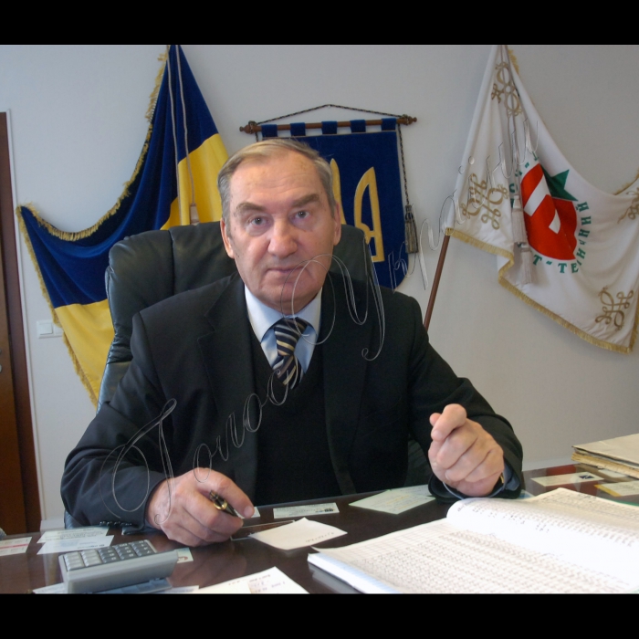 Броварський район Київської області, смт Калинівка.


ВАТ Комбінат «Тепличний» для вирощування овочів.
