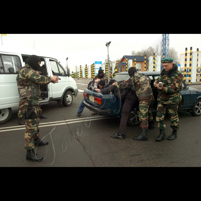 На Харківщині відбувся міждержавний тренінг з практичної апробації
новацій у системі охорони кордону та прикордонного контролю
на українсько-російській ділянці кордону.