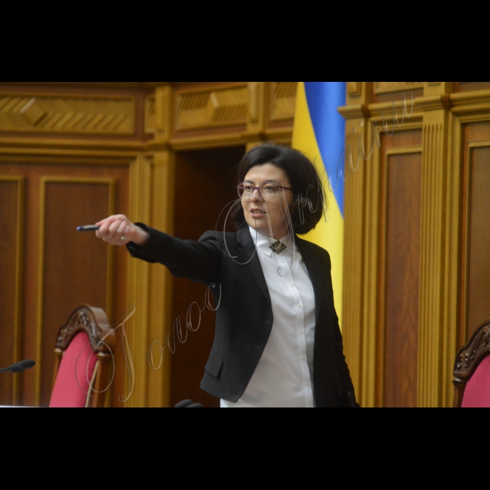 Вечірнє пленарне засідання Верховної Ради України.
Оксана Сироїд