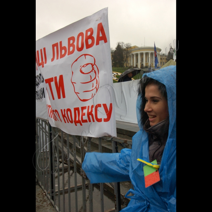 У Києві на Майдані Незалежності продовжується Всеукраїнський страйк-протест проти Податкового кодексу. 
